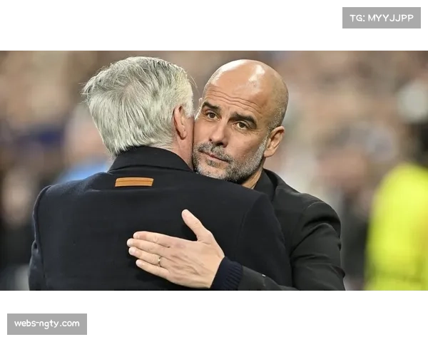 镜头捕捉：瓜迪奥拉在场边焦急踱步，不断向第四官员投诉时间